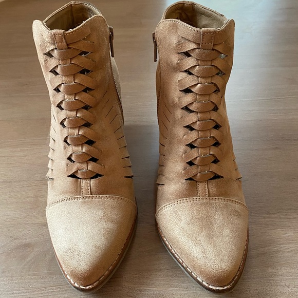 Coconuts by Matisse Shoes - Coconuts by Matisse | Ally Woven Ankle Boots in Natural 7.5